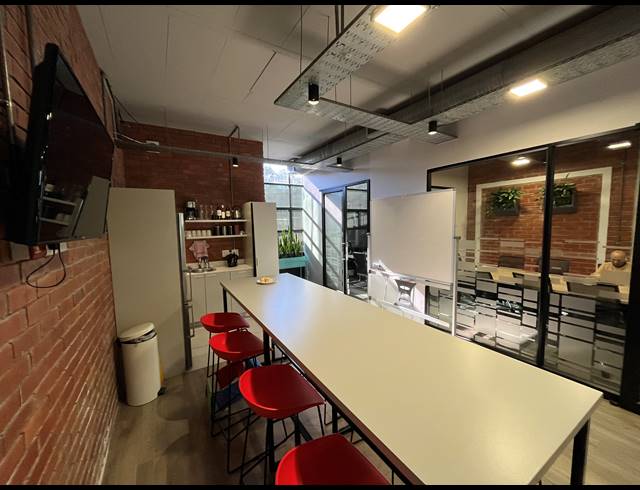 107M² OFFICE TO LET IN OBSERVATORY